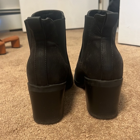 MIA Black suede booties - Picture 3 of 3